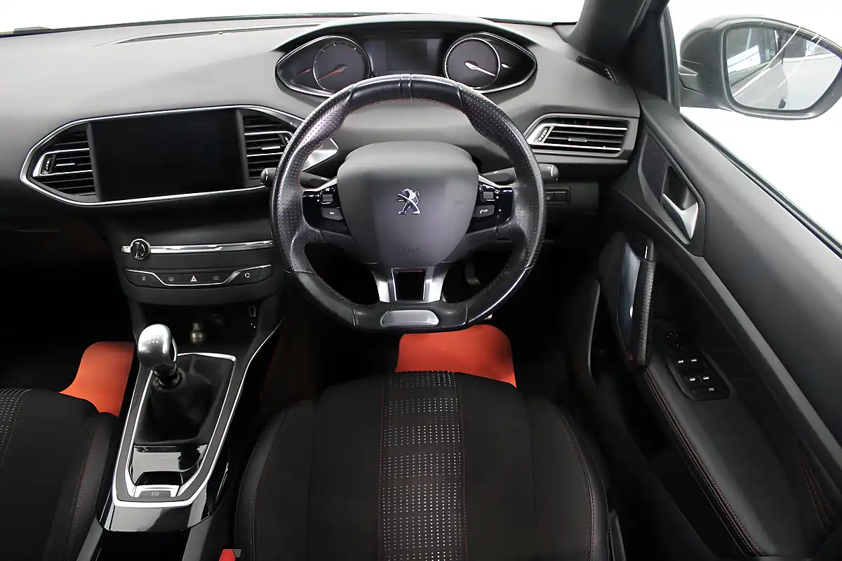Used 2017 Peugeot 308 Sw GT Line Grey - Interior and Exterior details 16