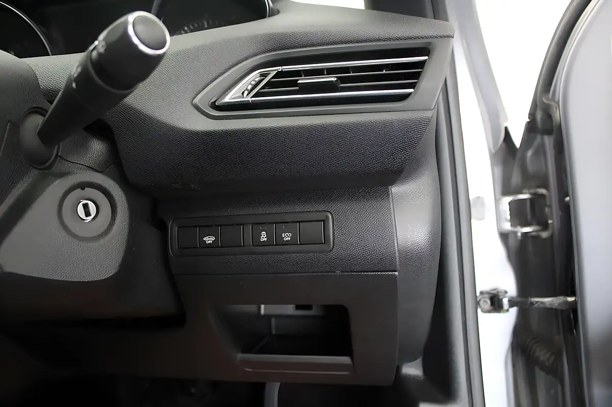 Used 2017 Peugeot 308 Sw GT Line Grey - Interior and Exterior details 17