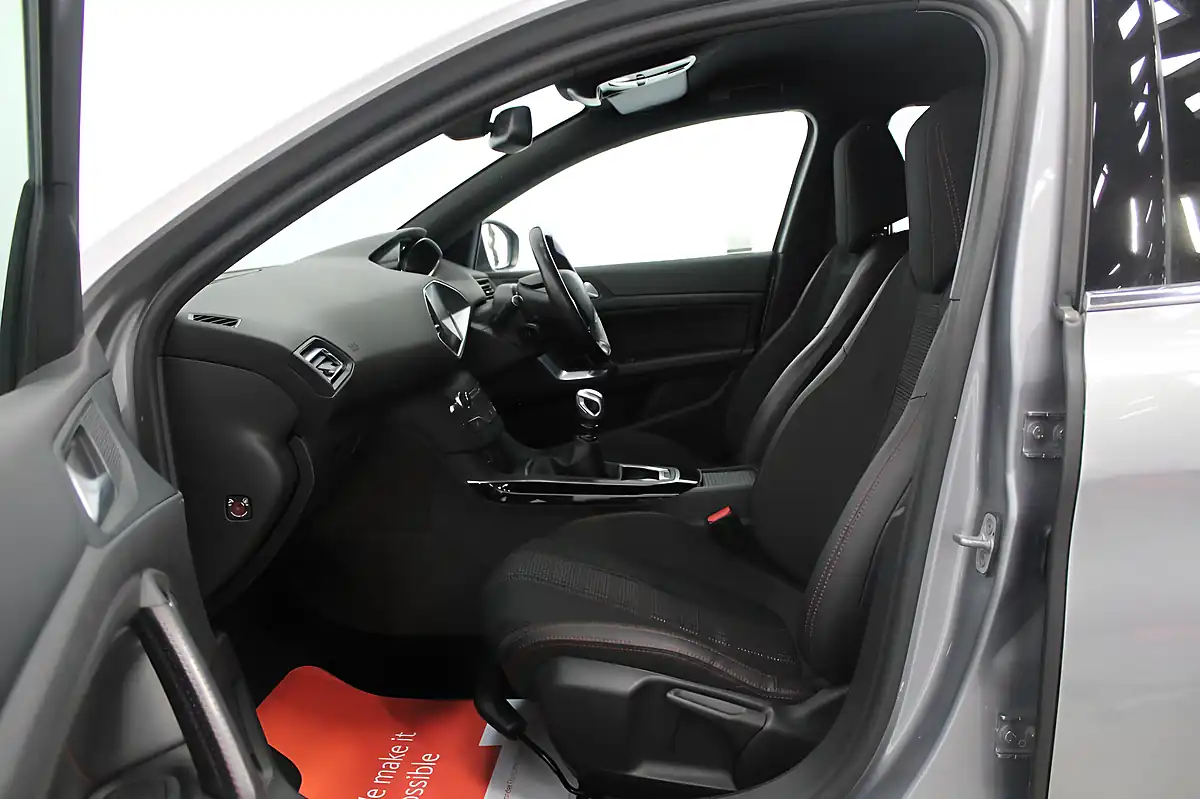 Used 2017 Peugeot 308 Sw GT Line Grey - Interior and Exterior details 18