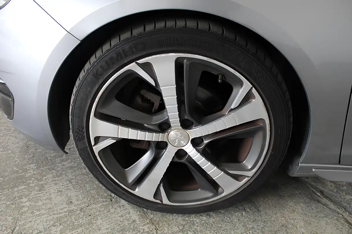 Used 2017 Peugeot 308 Sw GT Line Grey - Interior and Exterior details 20