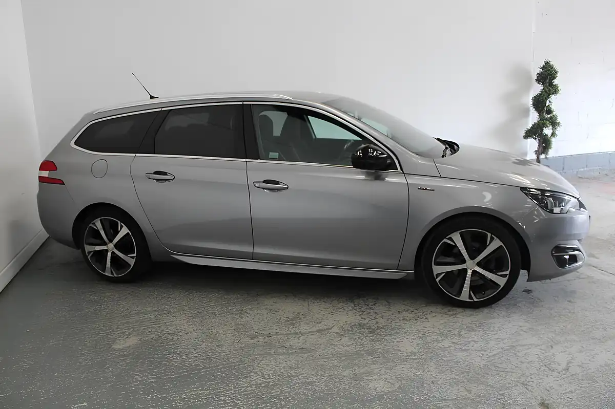 Used 2017 Peugeot 308 Sw GT Line Grey - Interior and Exterior details 3