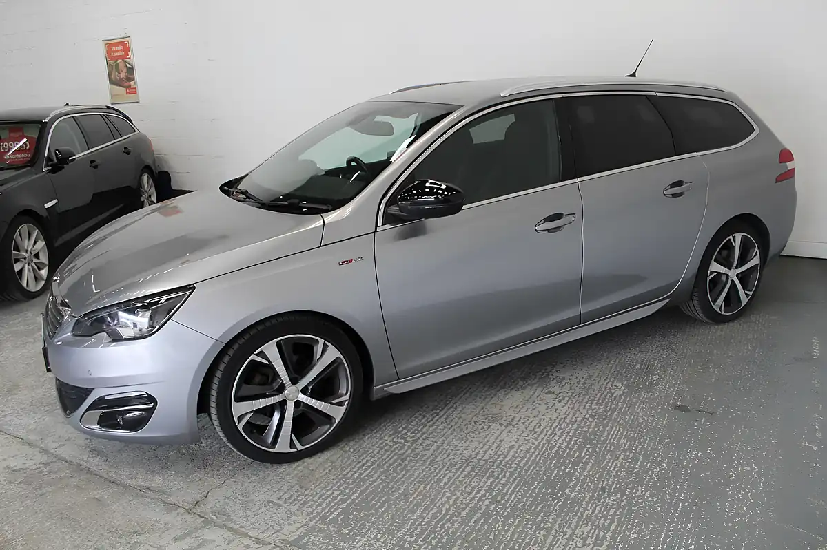 Used 2017 Peugeot 308 Sw GT Line Grey - Interior and Exterior details 4