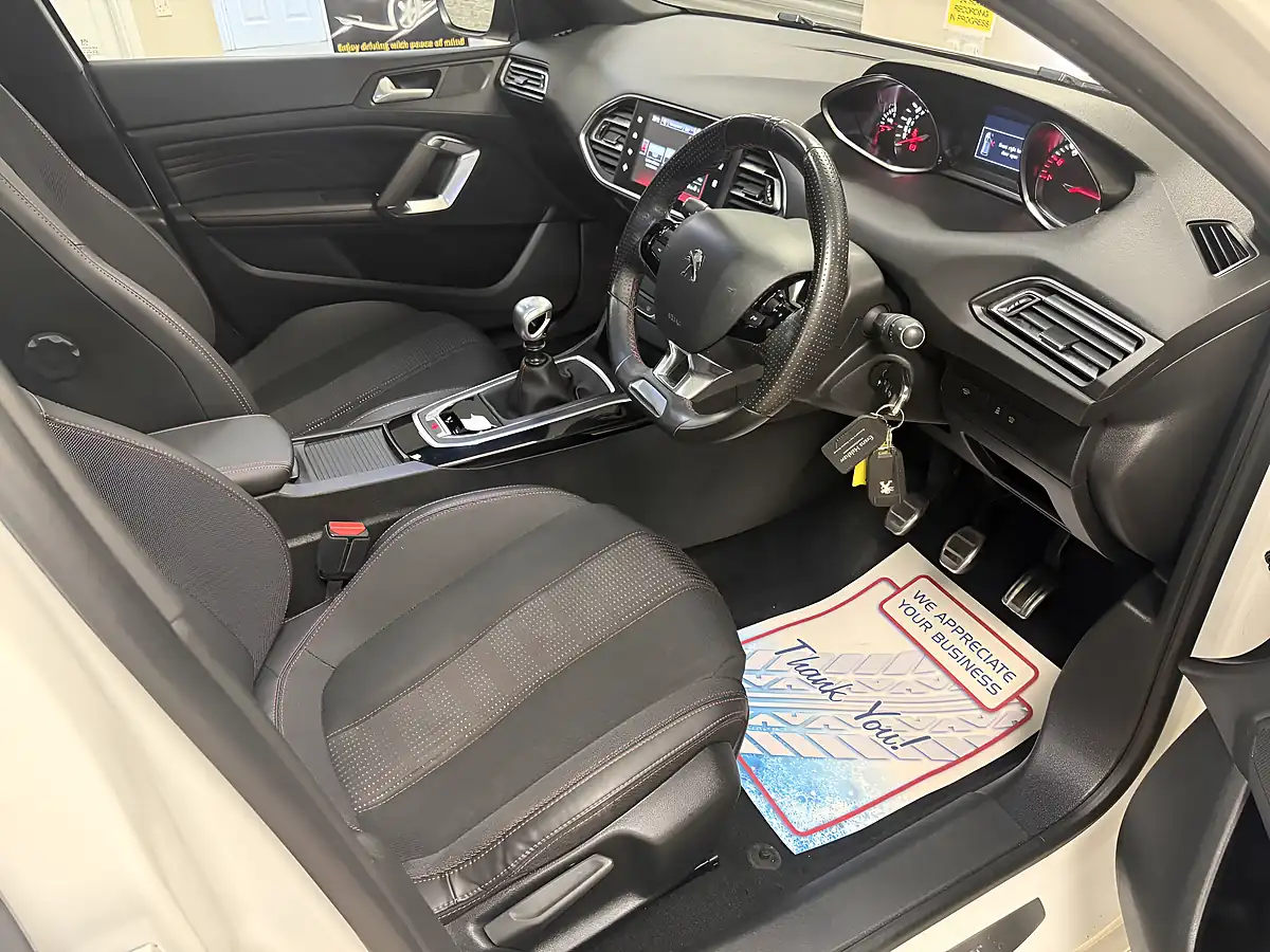Used 2017 Peugeot 308 Sw GT Line White - Interior and Exterior details 11