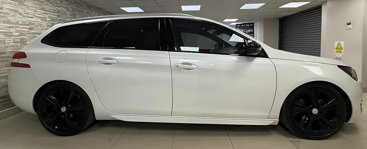 Used 2017 Peugeot 308 Sw GT Line White - Interior and Exterior details 7