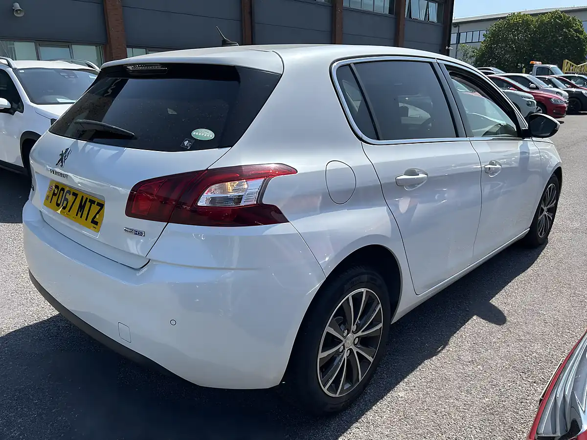 Used 2017 Peugeot 308 White - Interior and Exterior details 11