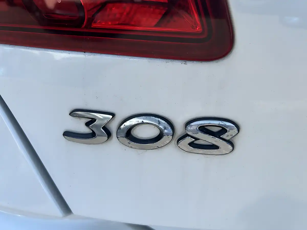 Used 2017 Peugeot 308 White - Interior and Exterior details 13