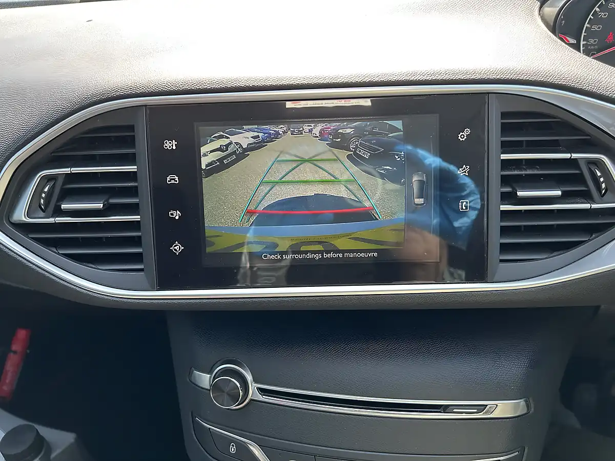 Used 2017 Peugeot 308 White - Interior and Exterior details 3