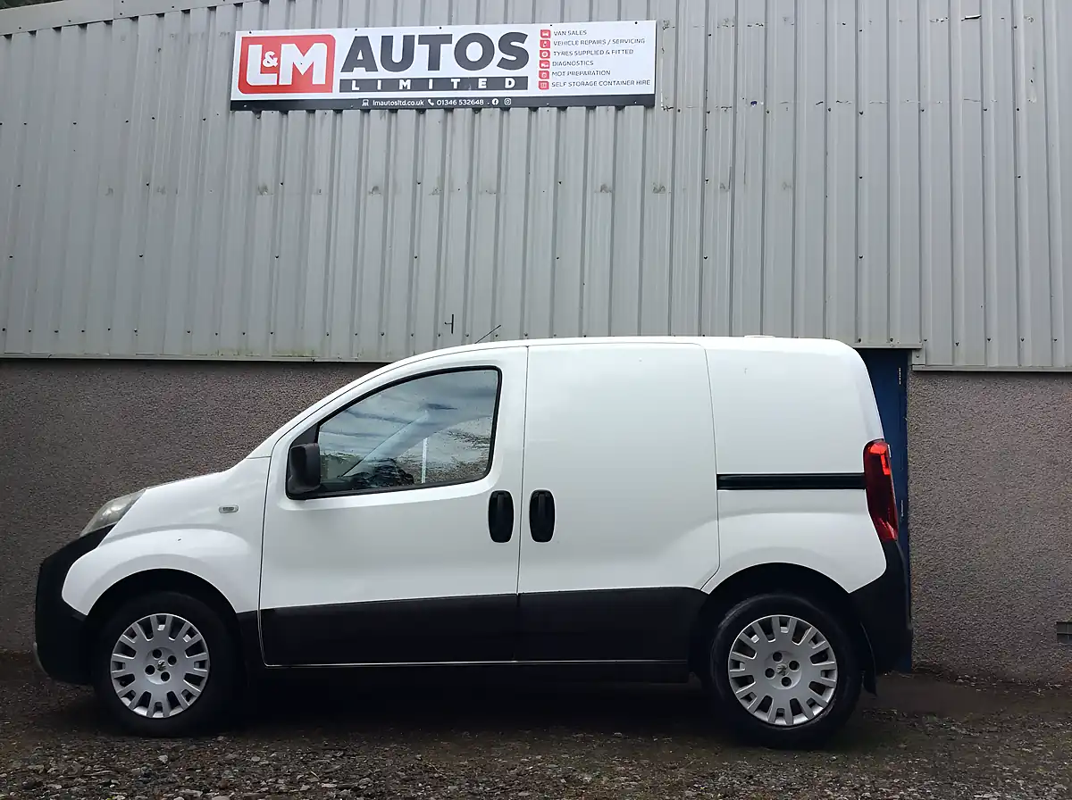 Used 2017 Peugeot Bipper Professional White - Interior and Exterior details 5