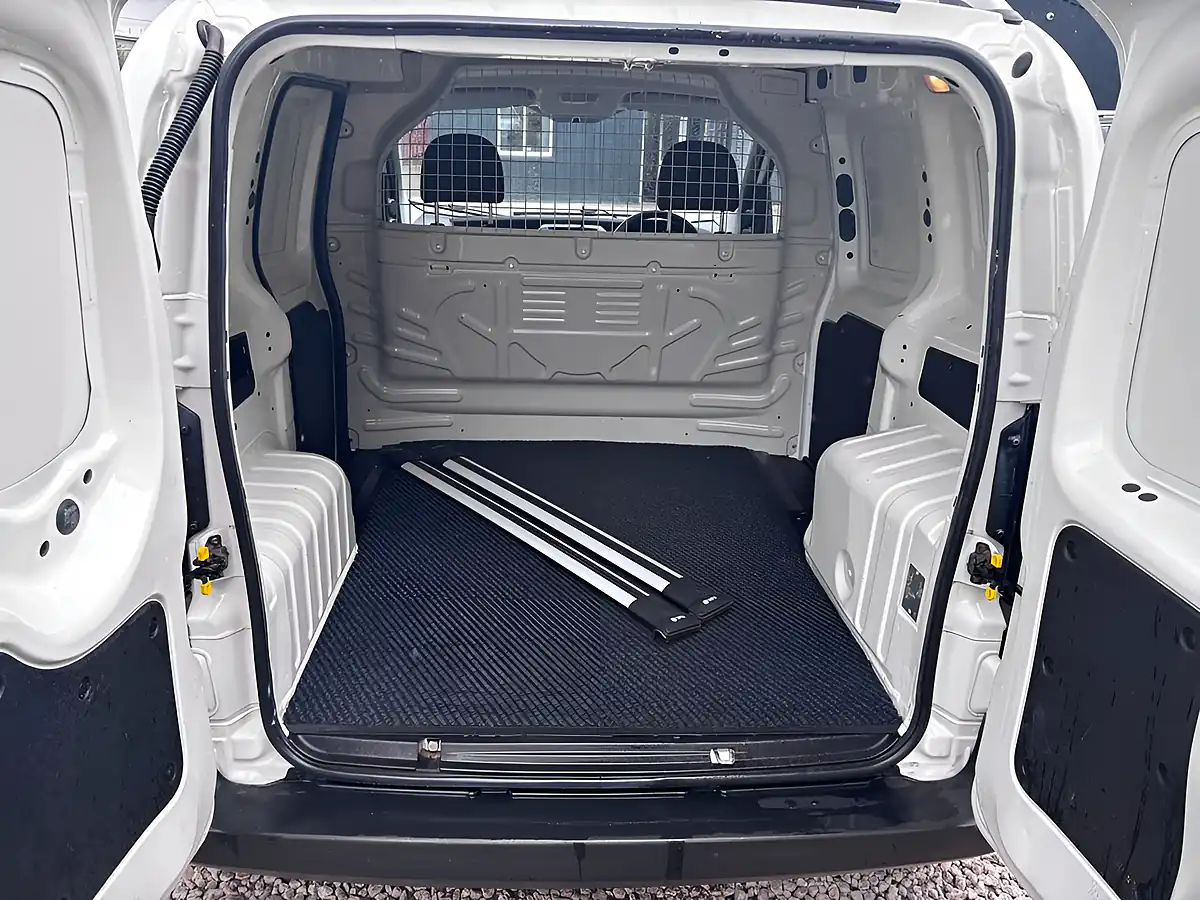 Used 2017 Peugeot Bipper S White - Interior and Exterior details 12