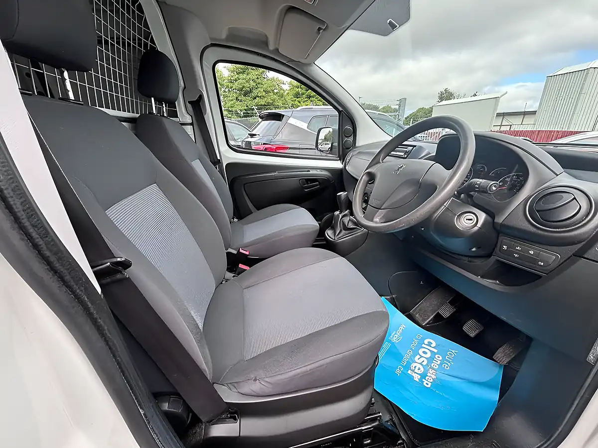 Used 2017 Peugeot Bipper S White - Interior and Exterior details 3
