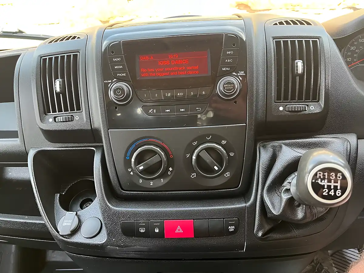 Used 2017 Peugeot Boxer 335 Chassis Cab White - Interior and Exterior details 14