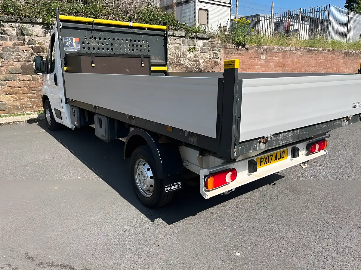 Used 2017 Peugeot Boxer 335 Chassis Cab White - Interior and Exterior details 6