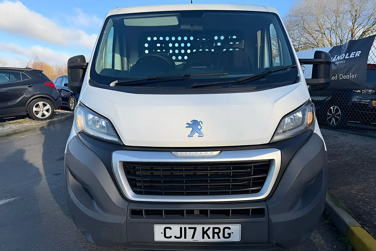 Used 2017 Peugeot Boxer 335 L3 White - Interior and Exterior details 14