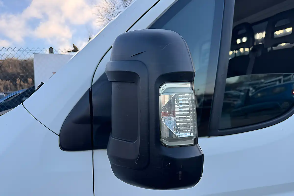 Used 2017 Peugeot Boxer 335 L3 White - Interior and Exterior details 4