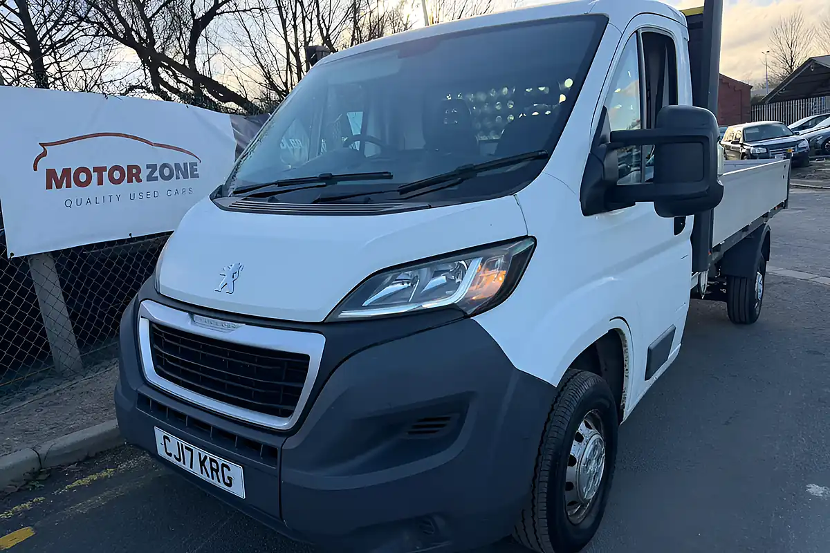 Used 2017 Peugeot Boxer 335 L3 White - Interior and Exterior details 7
