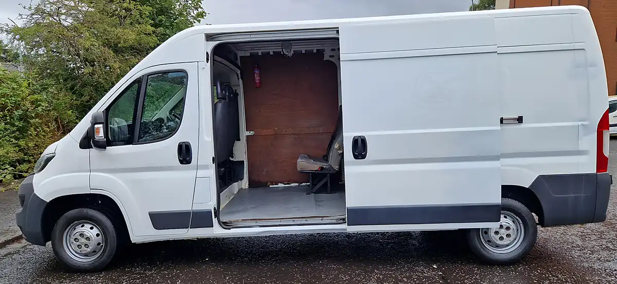 Used 2017 Peugeot Boxer 335 Professional L3h2 Blue White - Interior and Exterior details 7