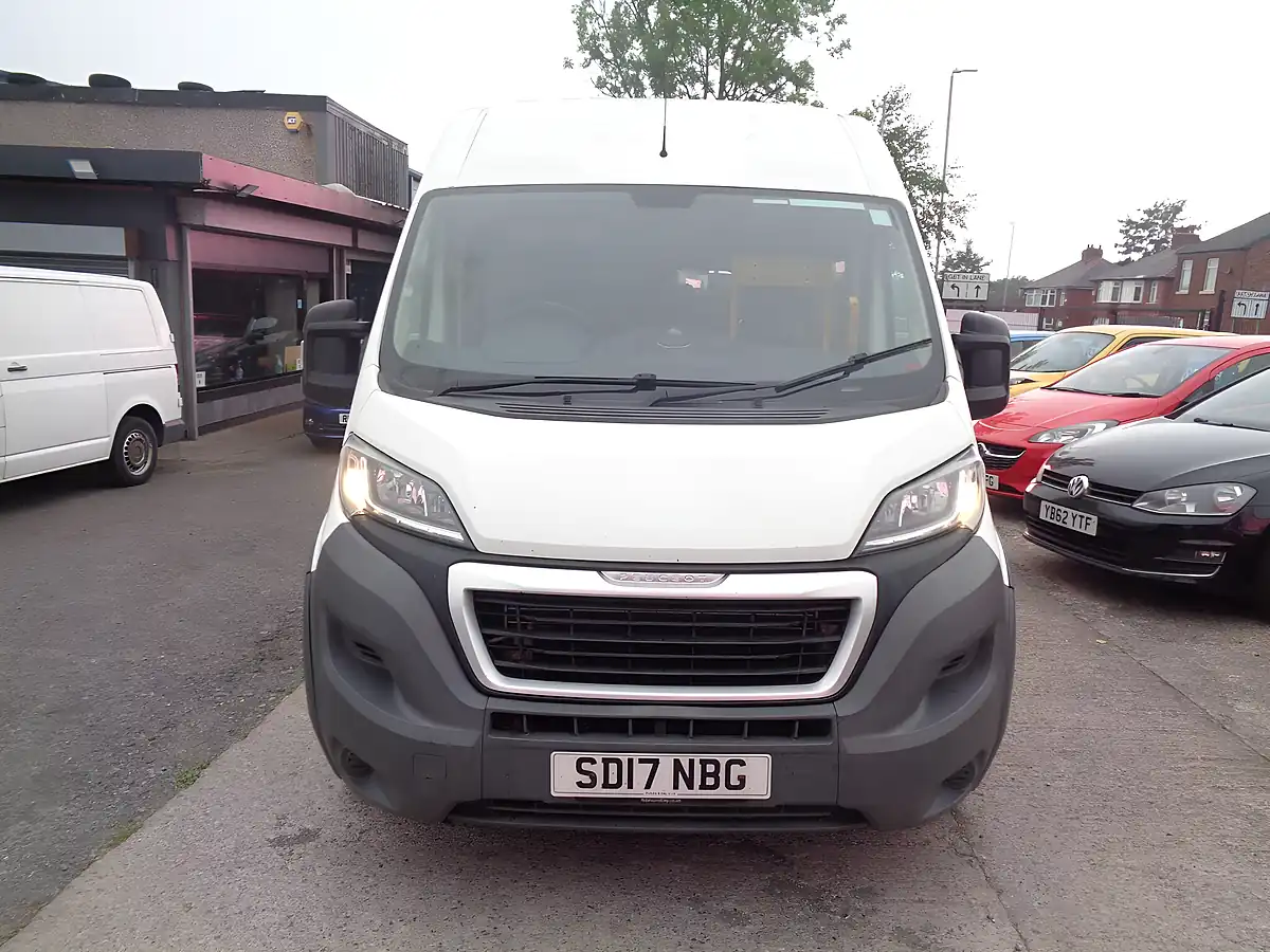 Used 2017 Peugeot Boxer 435 L3 H2 White - Interior and Exterior details 7