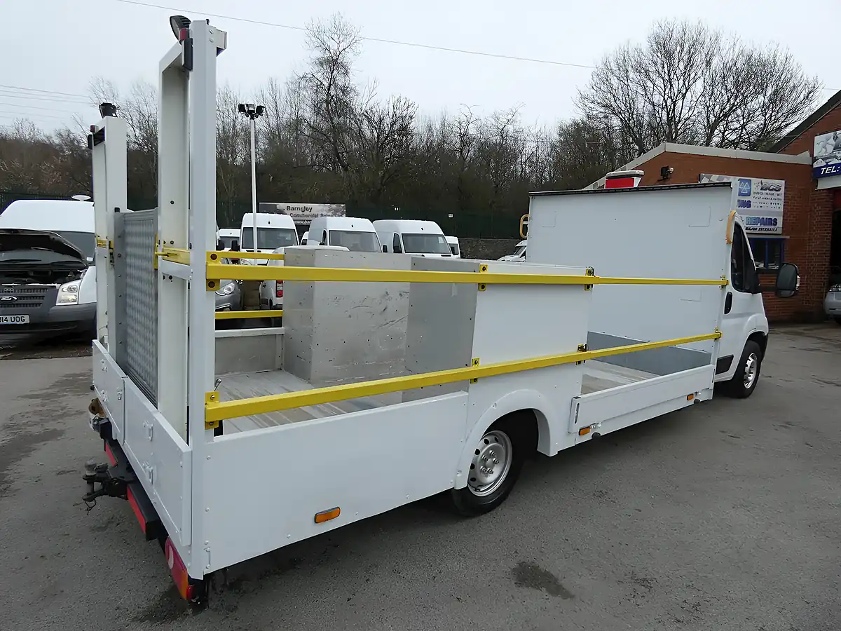 Used 2017 Peugeot Boxer Highways Maintenance White - Interior and Exterior details 14