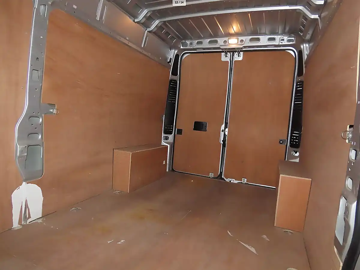 Used 2017 Peugeot Boxer Professional Silver - Interior and Exterior details 8