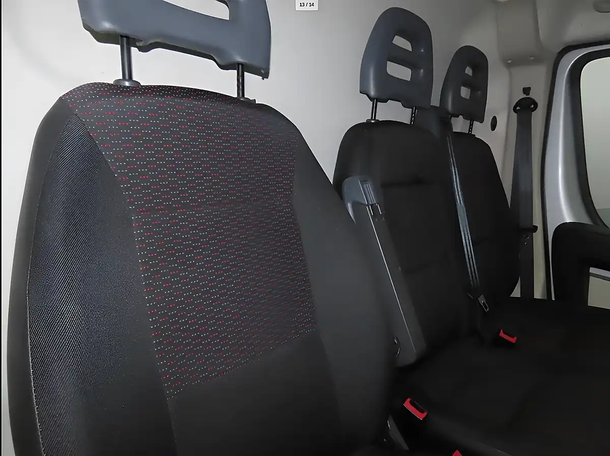 Used 2017 Peugeot Boxer Professional Silver - Interior and Exterior details 9