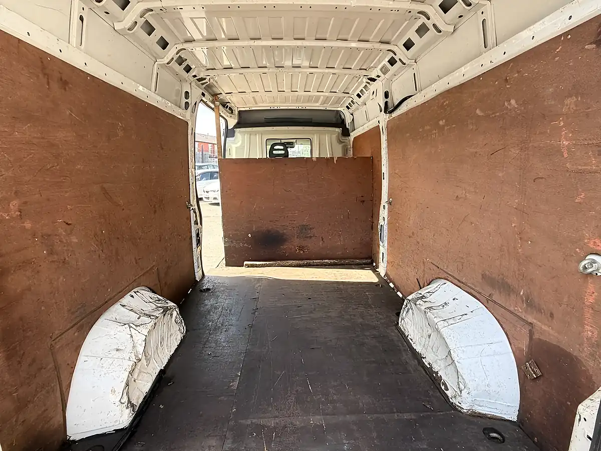 Used 2017 Peugeot Boxer Professional White - Interior and Exterior details 13