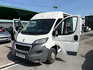 Used 2017 Peugeot Boxer Professional White - Interior and Exterior details 9