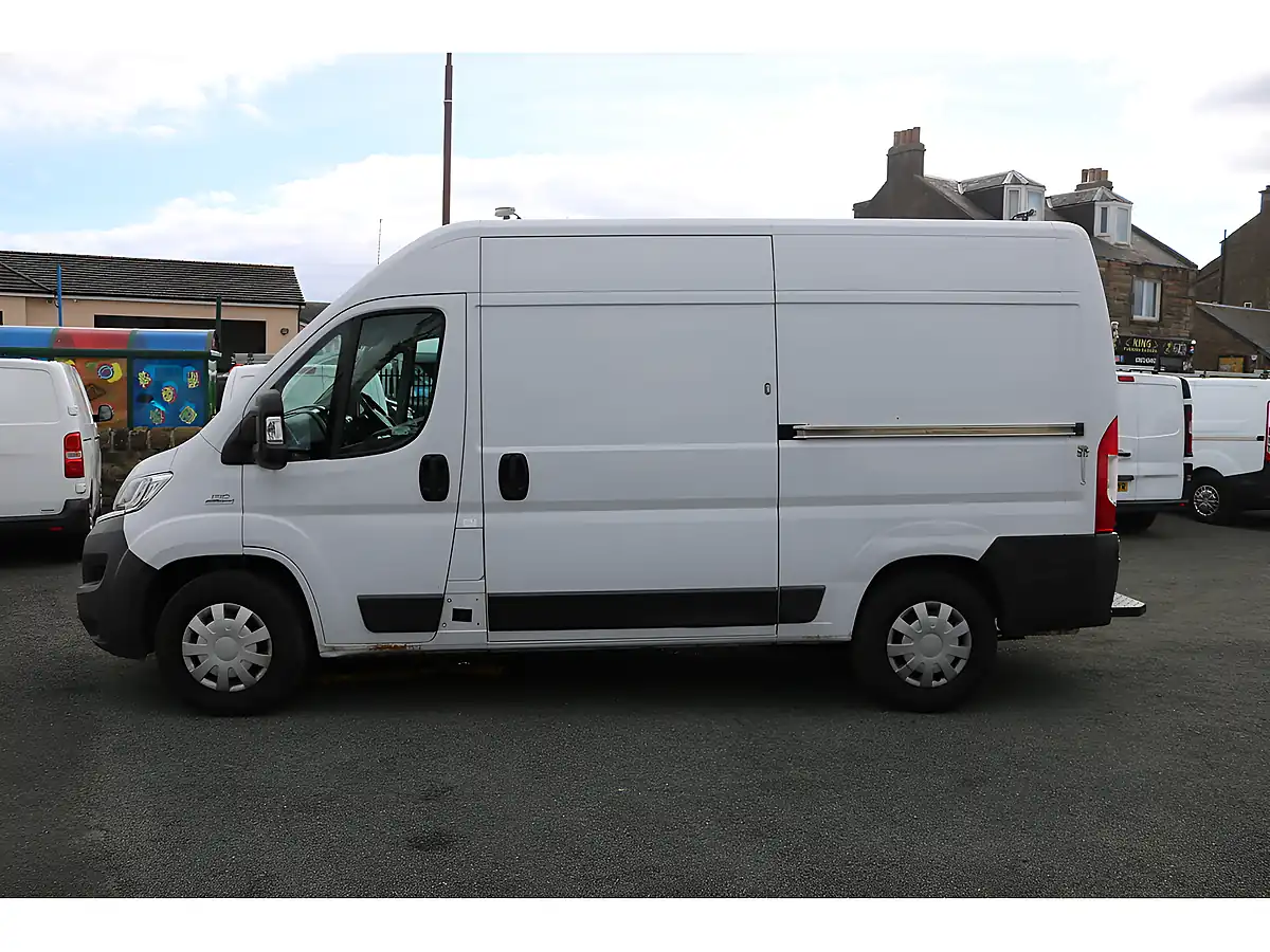 Used 2017 Peugeot Boxer Xlwb L4H3 White - Interior and Exterior details 4