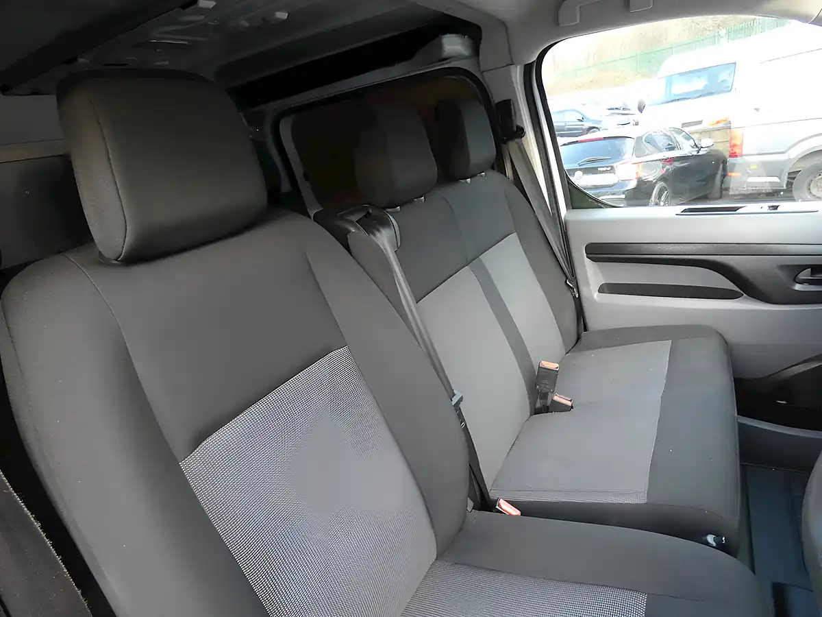 Used 2017 Peugeot Expert 1000 S White - Interior and Exterior details 16