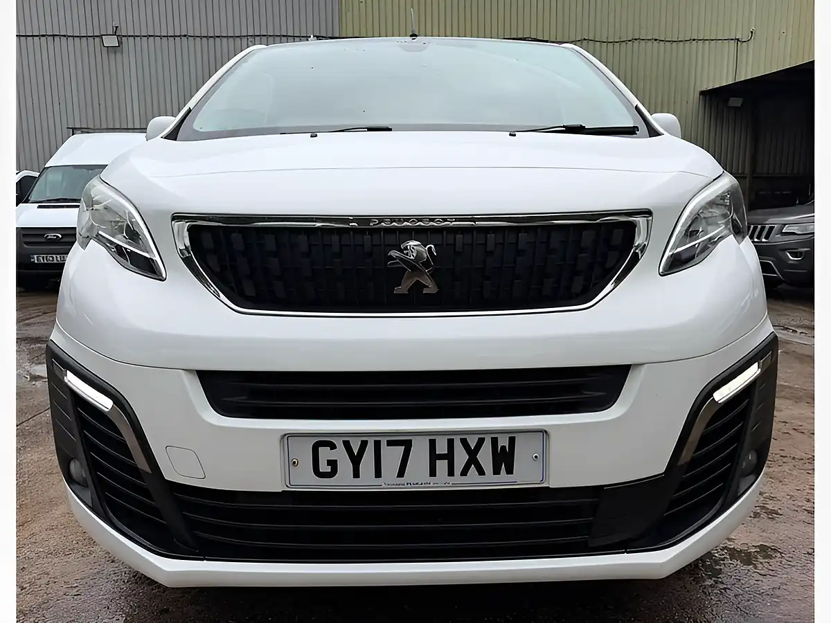 Used 2017 Peugeot Expert Professional Plus White - Interior and Exterior details 12
