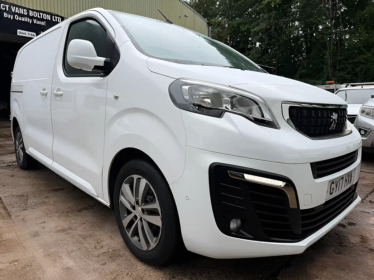 Used 2017 Peugeot Expert Professional Plus White - Interior and Exterior details 3