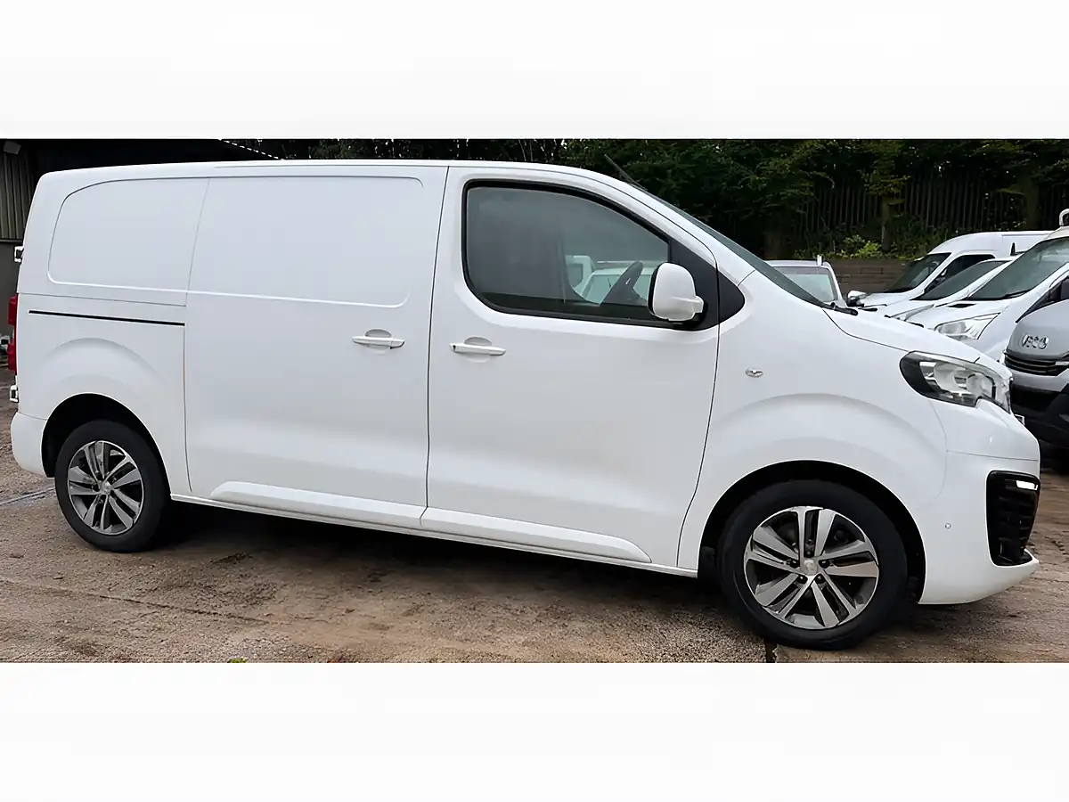 Used 2017 Peugeot Expert Professional Plus White - Interior and Exterior details 5