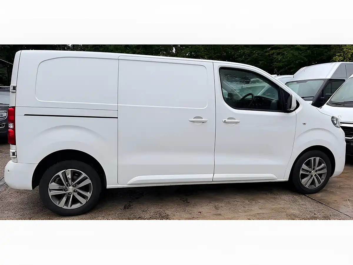 Used 2017 Peugeot Expert Professional Plus White - Interior and Exterior details 7