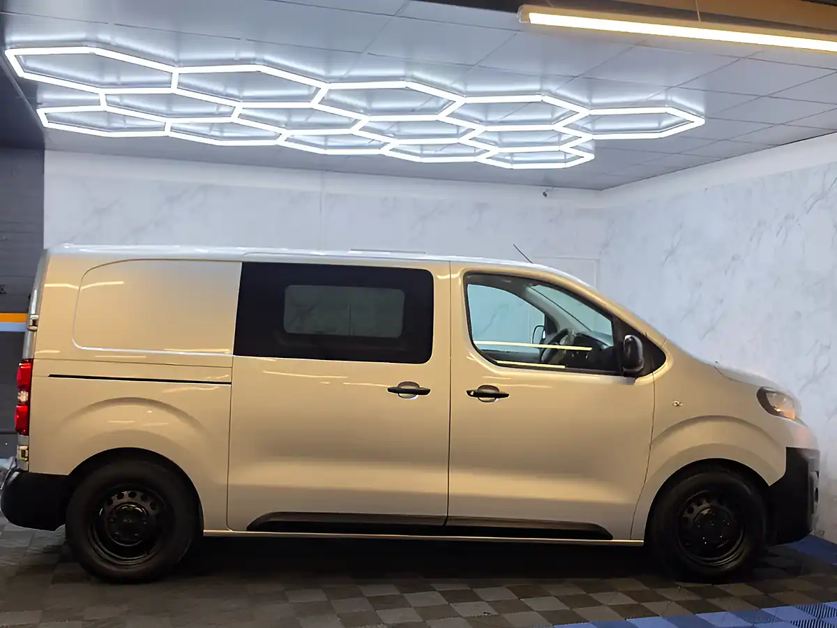 Used 2017 Peugeot Expert Professional Standard Silver - Interior and Exterior details 10