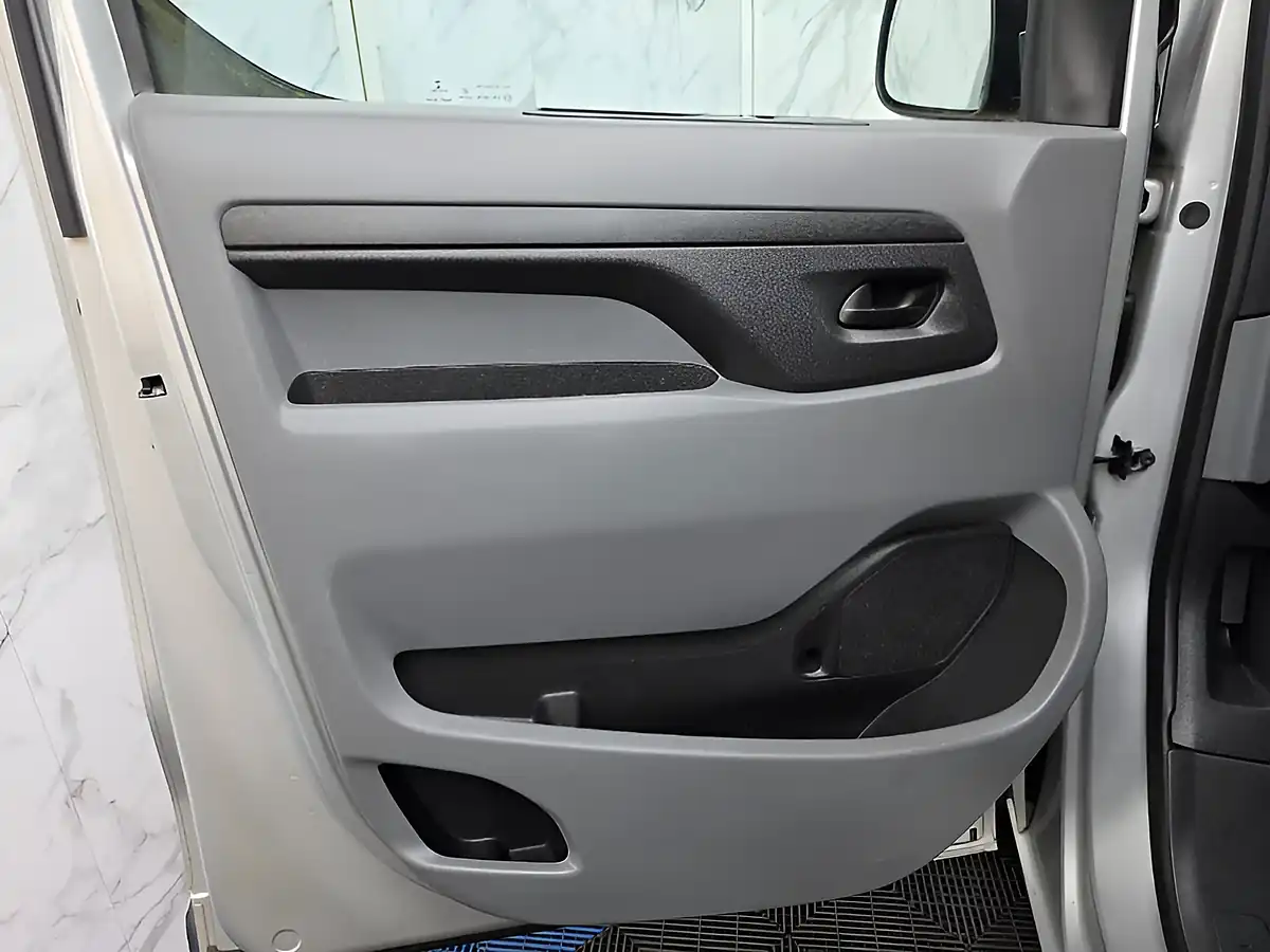 Used 2017 Peugeot Expert Professional Standard Silver - Interior and Exterior details 18