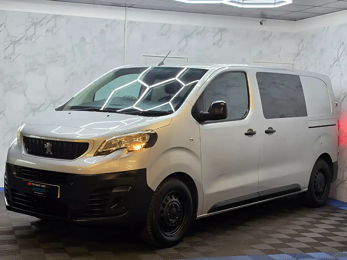 Used 2017 Peugeot Expert Professional Standard Silver - Interior and Exterior details 4