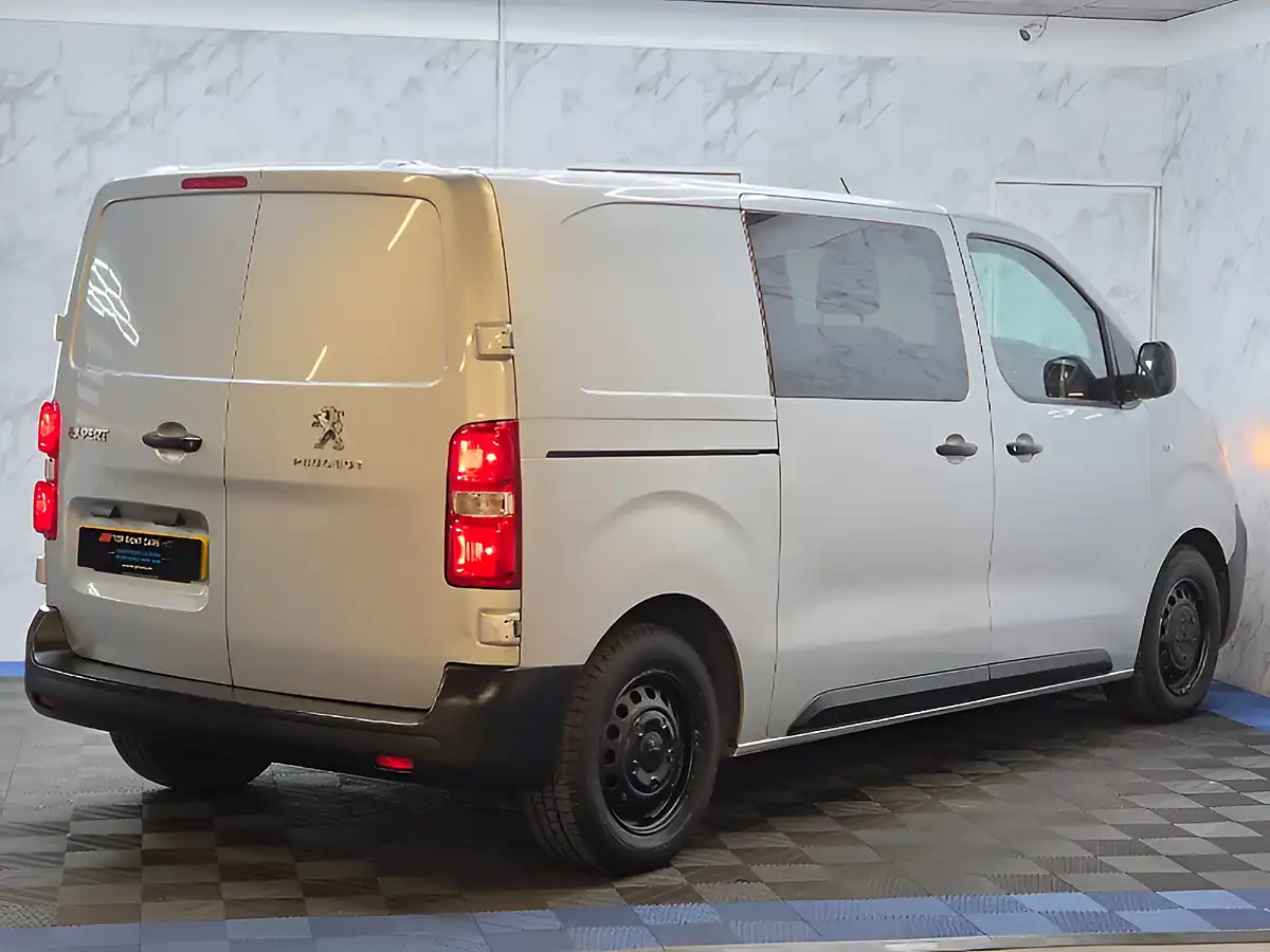 Used 2017 Peugeot Expert Professional Standard Silver - Interior and Exterior details 9