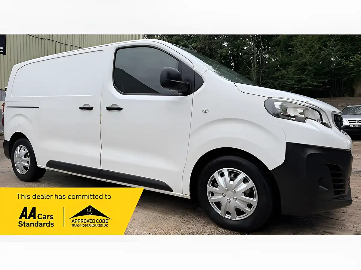 Used 2017 Peugeot Expert Professional Standard White - Front View