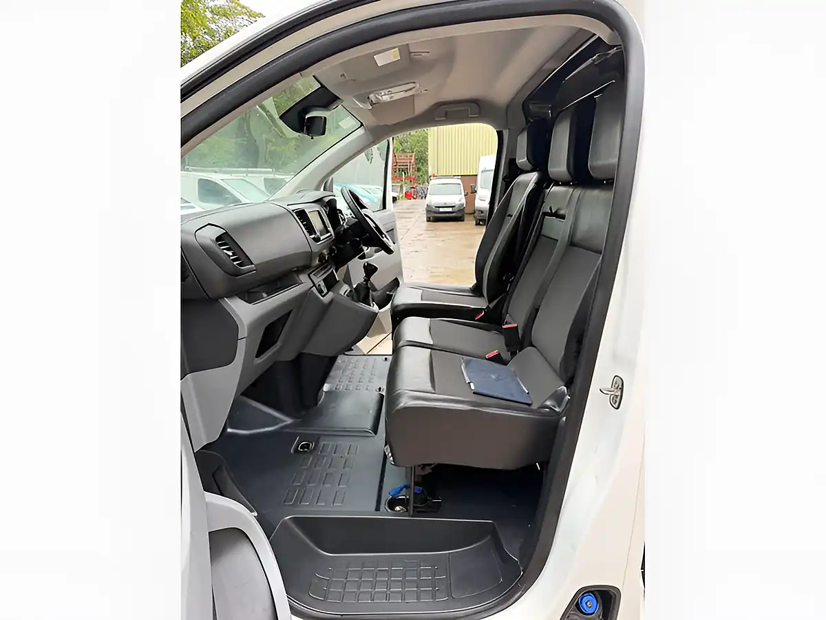 Used 2017 Peugeot Expert Professional Standard White - Interior and Exterior details 16