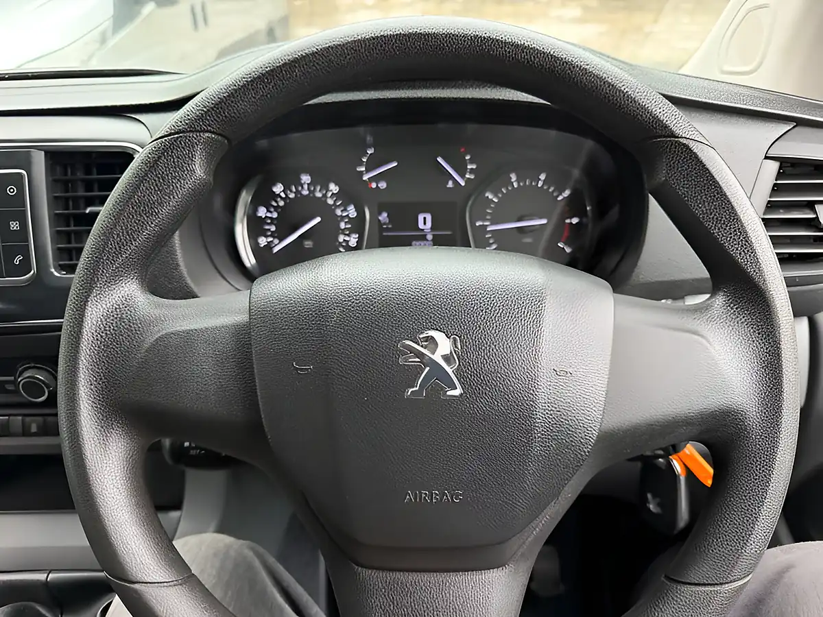 Used 2017 Peugeot Expert Professional Standard White - Interior and Exterior details 17