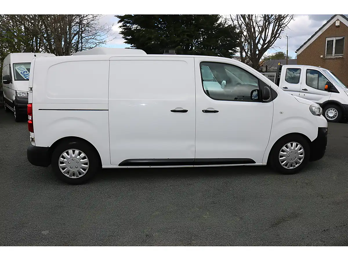 Used 2017 Peugeot Expert Professional White - Interior and Exterior details 10