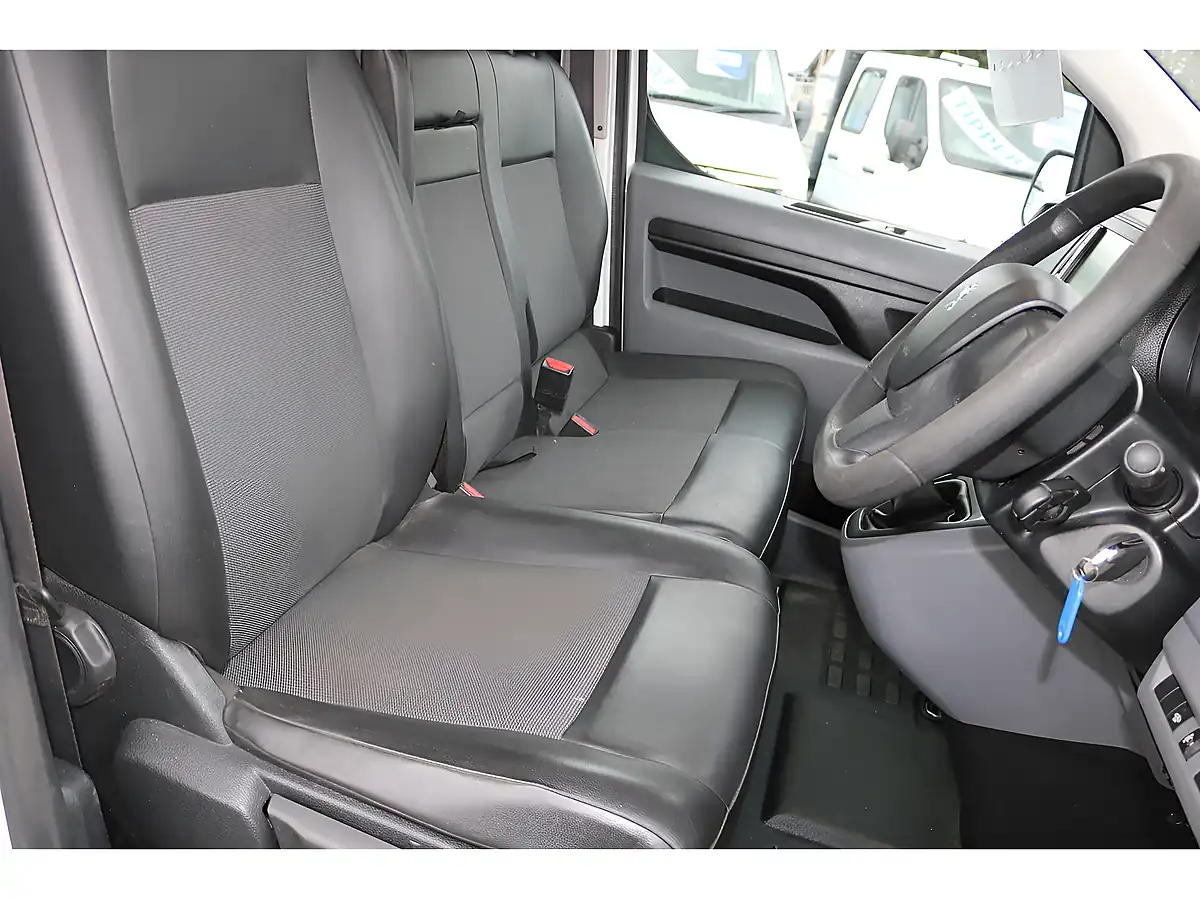 Used 2017 Peugeot Expert Professional White - Interior and Exterior details 13
