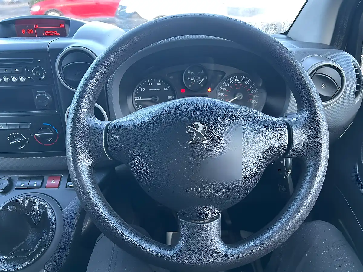 Used 2017 Peugeot Partner 756 S White - Interior and Exterior details 13