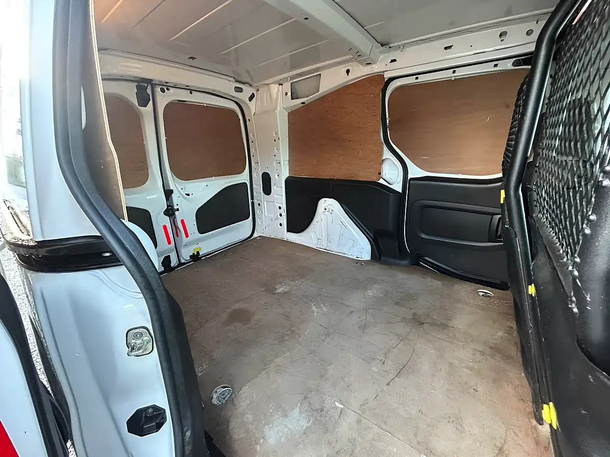 Used 2017 Peugeot Partner 756 S White - Interior and Exterior details 19