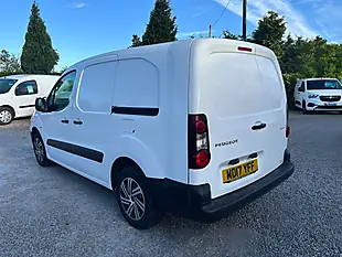 Used 2017 Peugeot Partner 756 S White - Interior and Exterior details 7