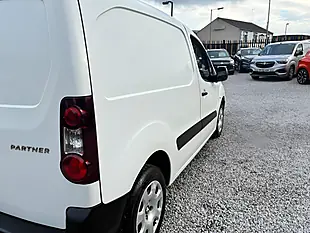 Used 2017 Peugeot Partner 854 Professional L1 White - Interior and Exterior details 11