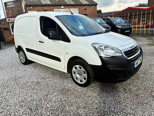 Used 2017 Peugeot Partner 854 Professional L1 White - Interior and Exterior details 2