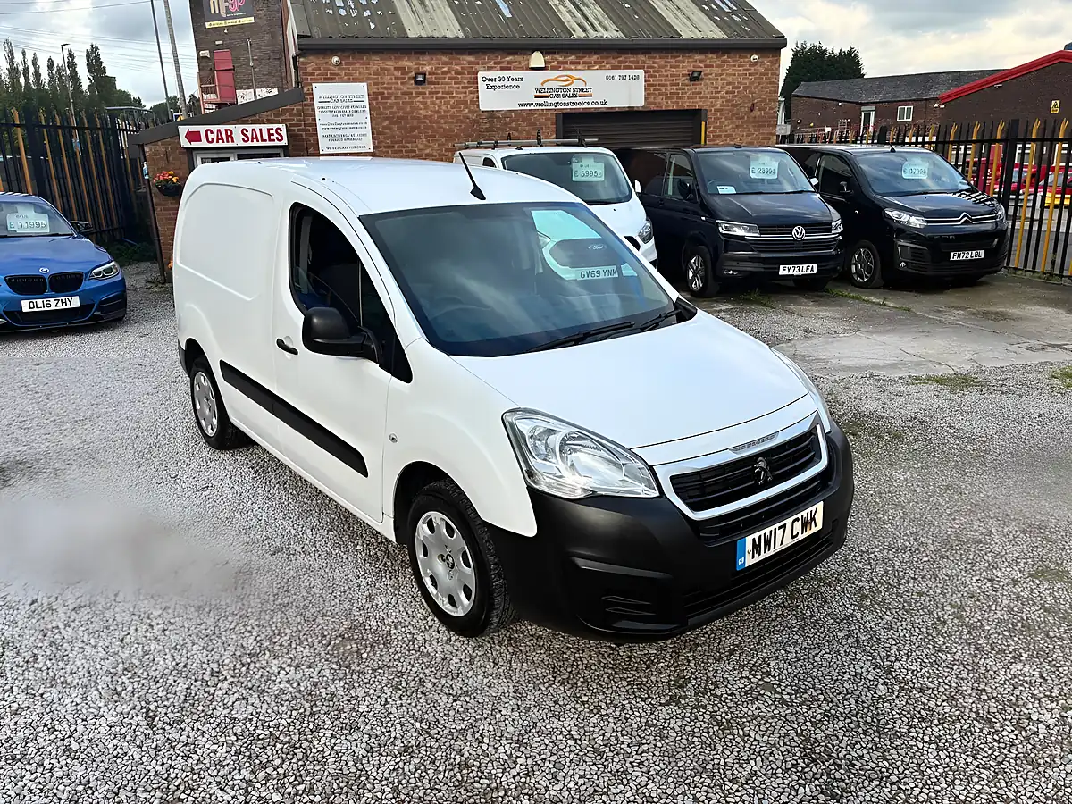 Used 2017 Peugeot Partner 854 Professional L1 White - Interior and Exterior details 20