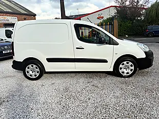Used 2017 Peugeot Partner 854 Professional L1 White - Interior and Exterior details 3