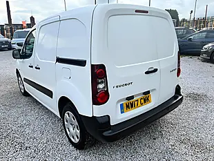 Used 2017 Peugeot Partner 854 Professional L1 White - Interior and Exterior details 7