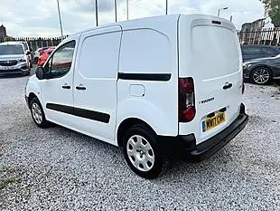 Used 2017 Peugeot Partner 854 Professional L1 White - Interior and Exterior details 8